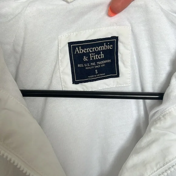 White Abercrombie & Fitch track jacket. Navy blue details and full zip up style - Picture 3 of 4